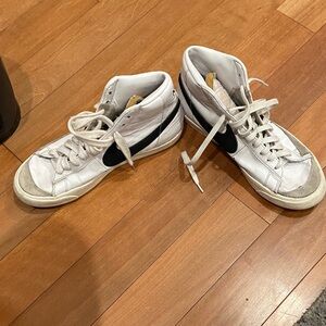 Nike blazer White and Black High-Top Sneakers women’s size 7